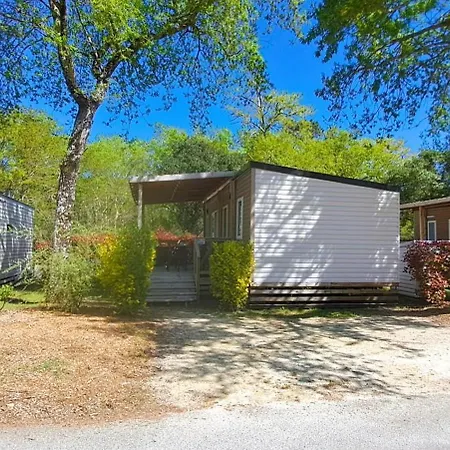 Douceur De Vivre, Et Foret, Mayotte * Бискаррос